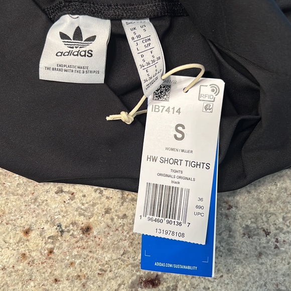 Adidas Adicolor Classics High Waisted Shorts - Picture 4 of 4